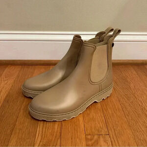 Igor Women’s Round Toe Plain Beige Tan Block Ankle Weatherproof Boots Size 8.5